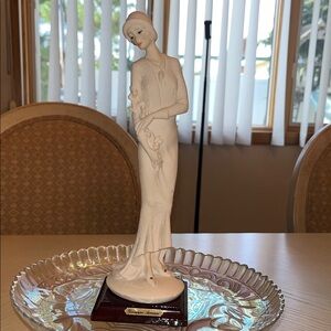 Giuseppe Armani  Graceful White Ceramic Lady Sculpture